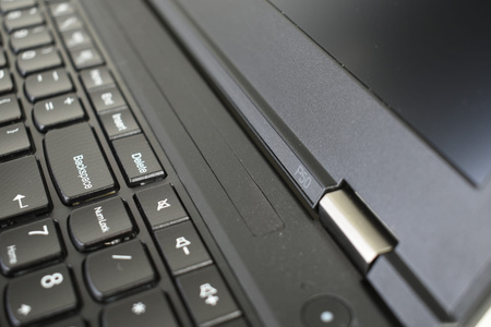 Lenovo ThinkPad P50 15.6" E3-1535M v5 32 GB 512 FHD  US QWERTY Windows 10 Pro Klasa A-